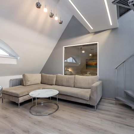 Penthouse Apartment With Terrace Riga Exterior foto